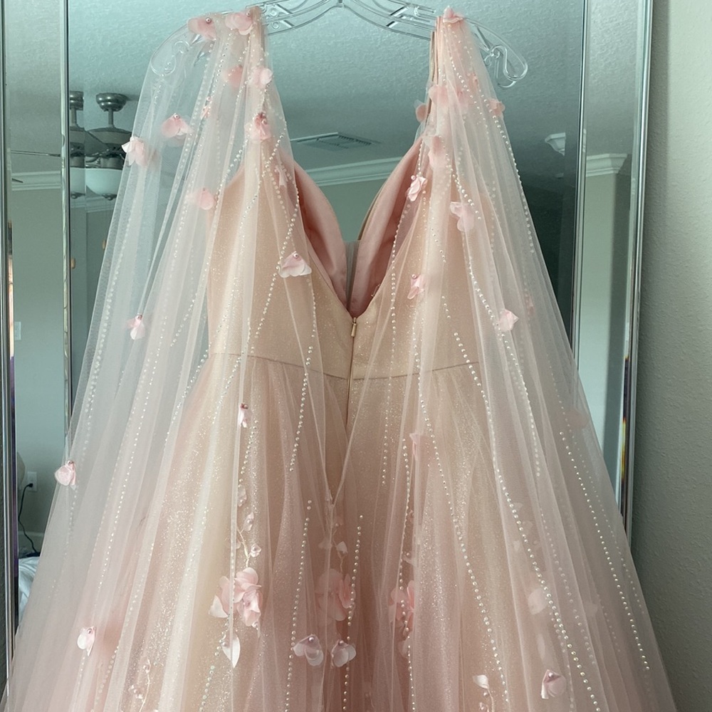 Formal gown/dress - Picture 13 of 16